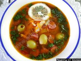 Солянка мясная на курином бульоне.