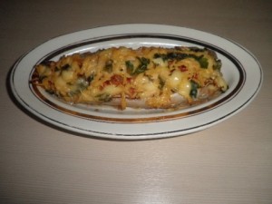 Скумбрия фаршированная овощами.