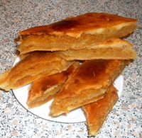 Пирог с начинкой из кураги