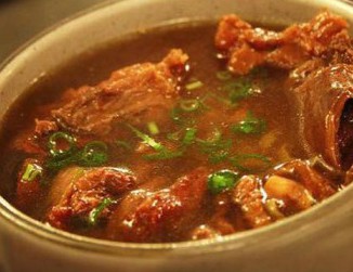 Свинина, тушеная с паприкой