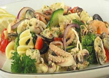 Салат с морепродуктами морепродукты